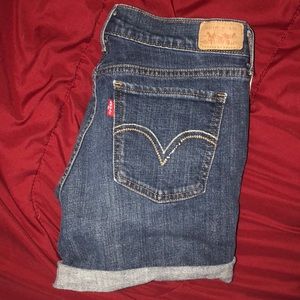 Vintage Levis high waisted cuffed shorts